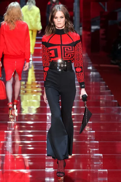 Look 13